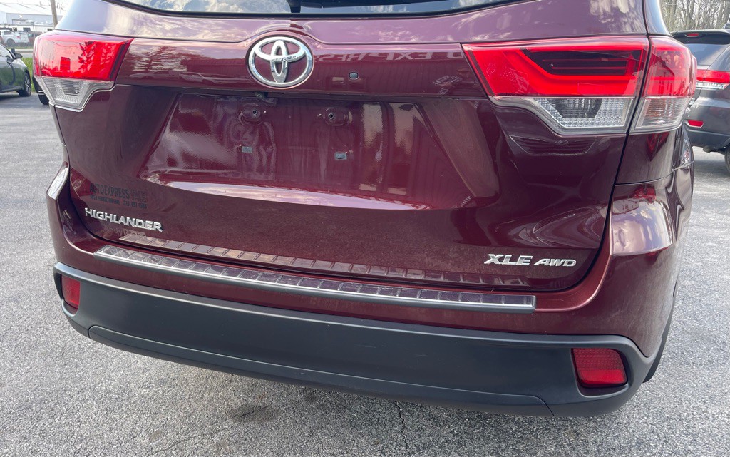 2018 Toyota Highlander Image 17