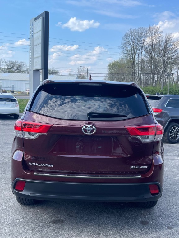 2018 Toyota Highlander Image 18