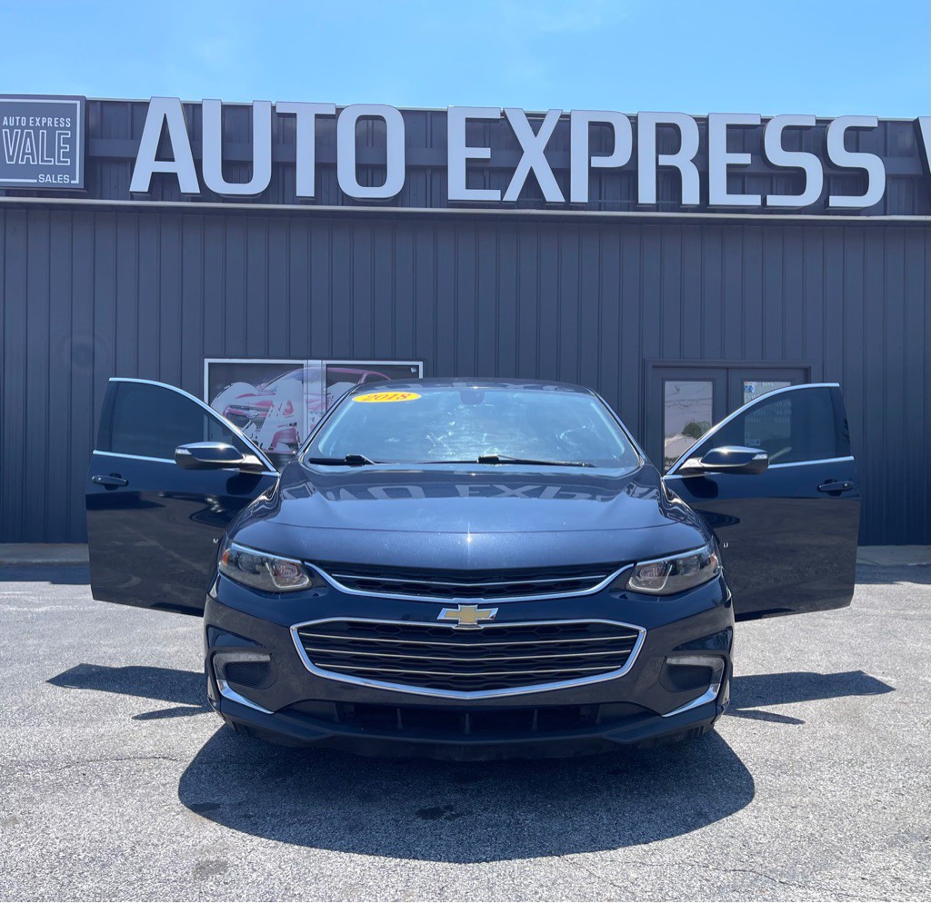 2018 Chevrolet Malibu Image 2