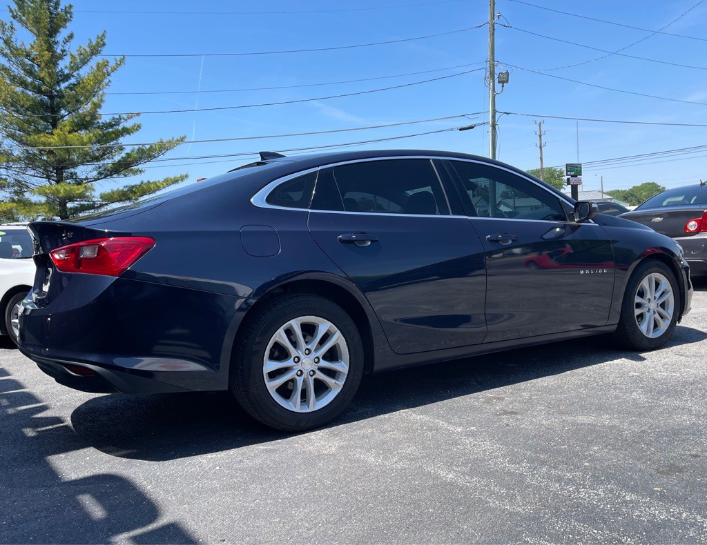 2018 Chevrolet Malibu Image 3