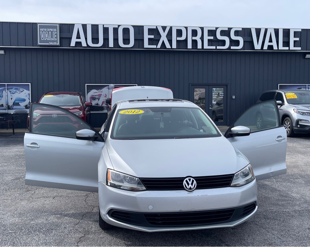 2012 Volkswagen Jetta Image 1