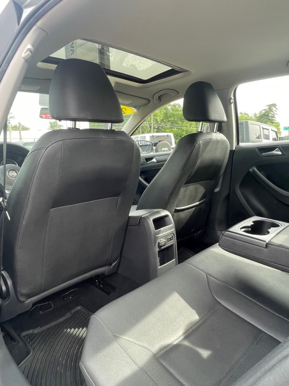 2012 Volkswagen Jetta Image 8