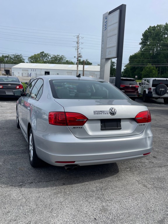 2012 Volkswagen Jetta Image 13