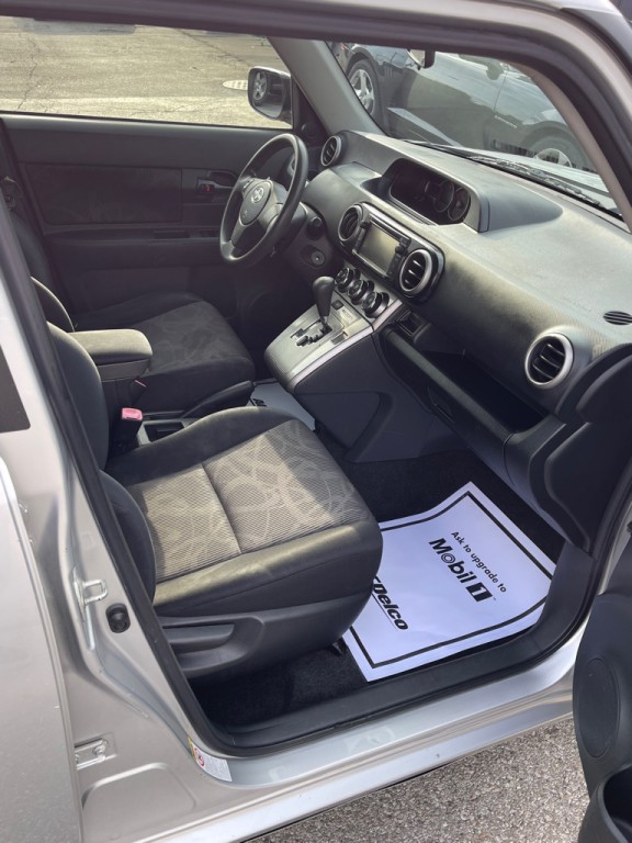 2013 Scion xB Image 3