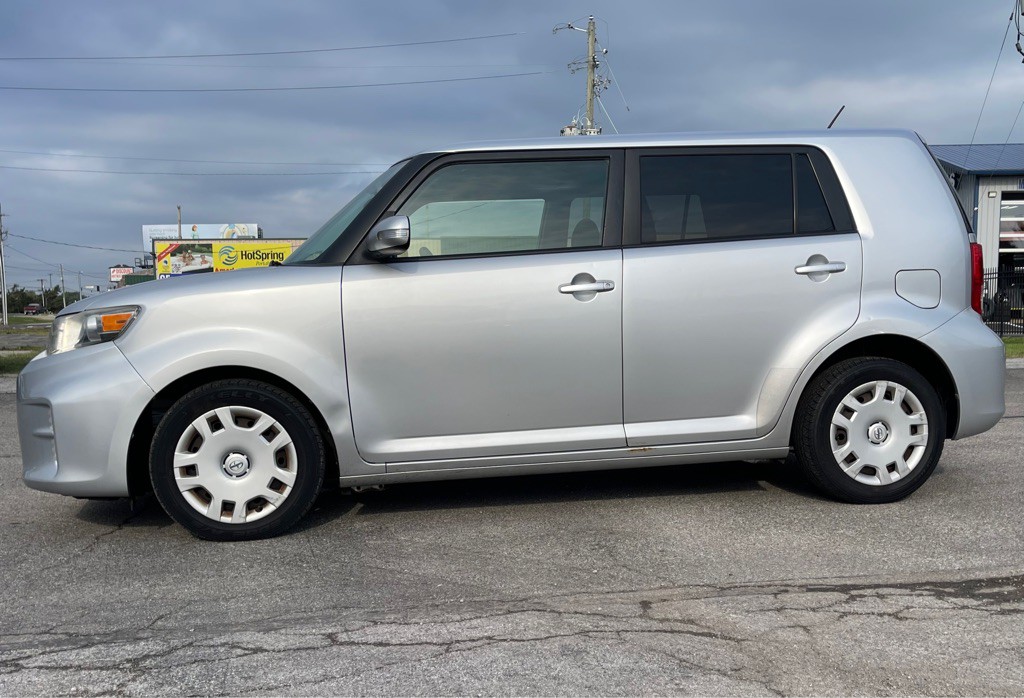 2013 Scion xB Image 6