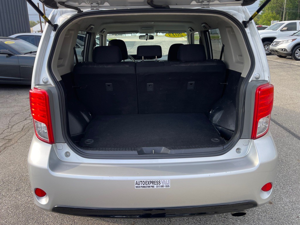 2013 Scion xB Image 11