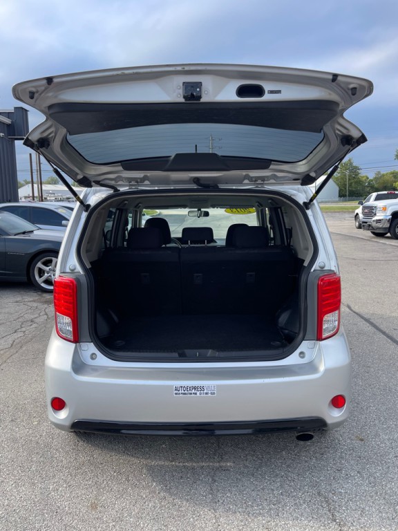 2013 Scion xB Image 12