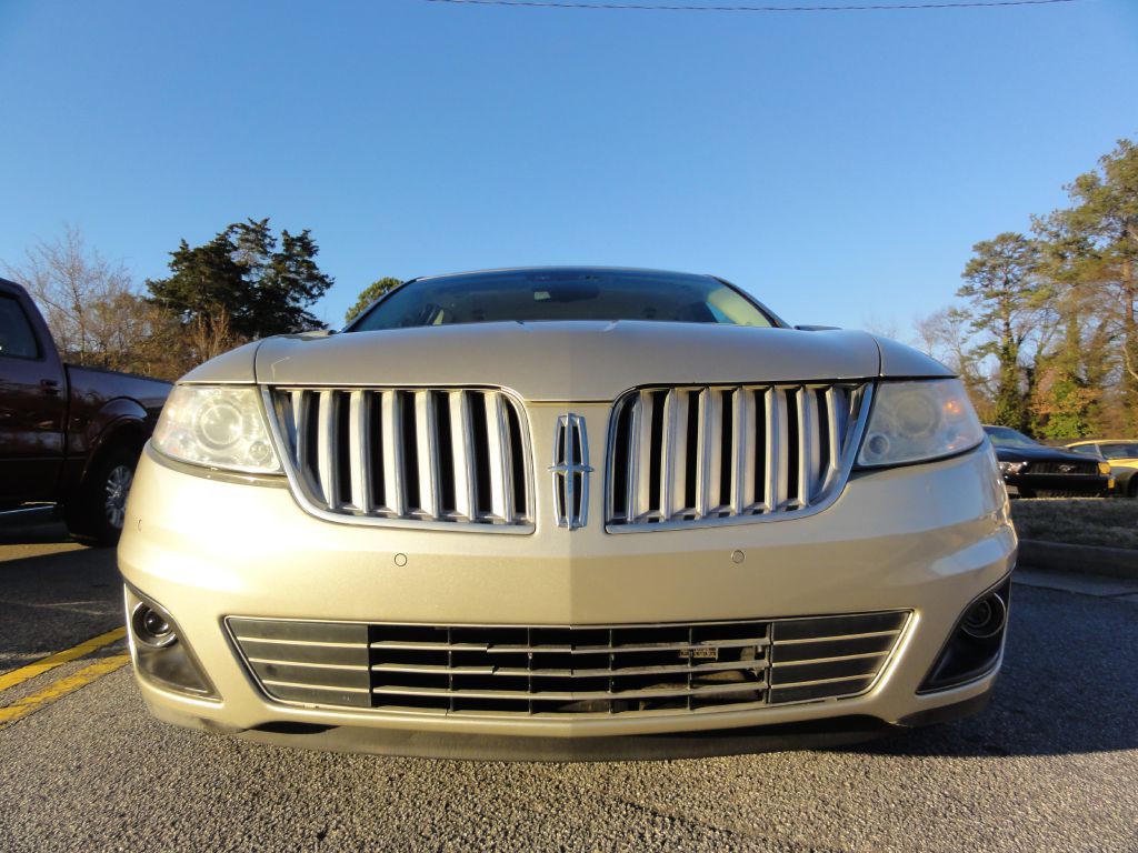 2010 Lincoln MKS Image 3