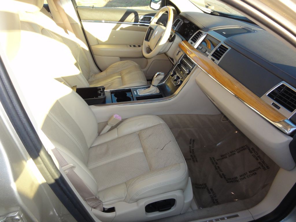 2010 Lincoln MKS Image 13