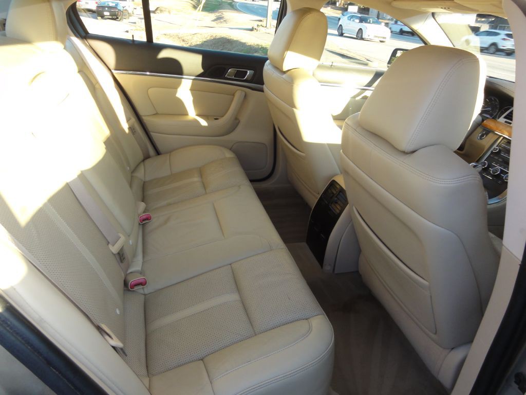 2010 Lincoln MKS Image 15