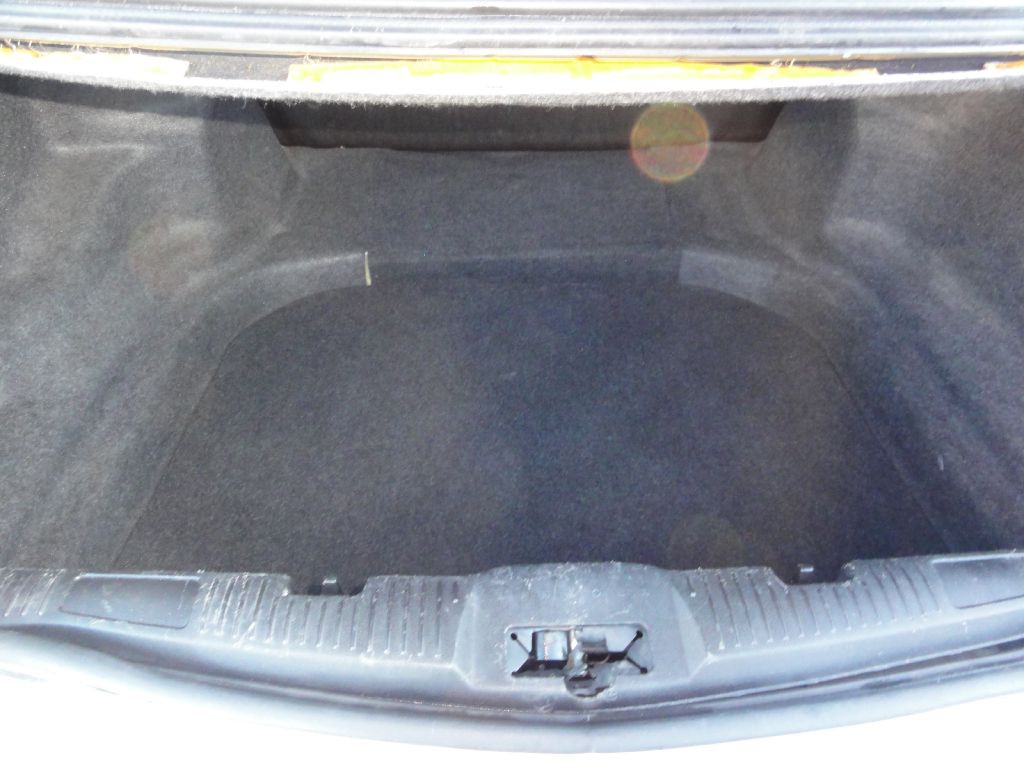 2010 Lincoln MKS Image 16