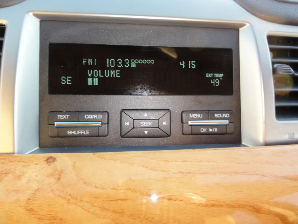 2010 Lincoln MKS Image 23