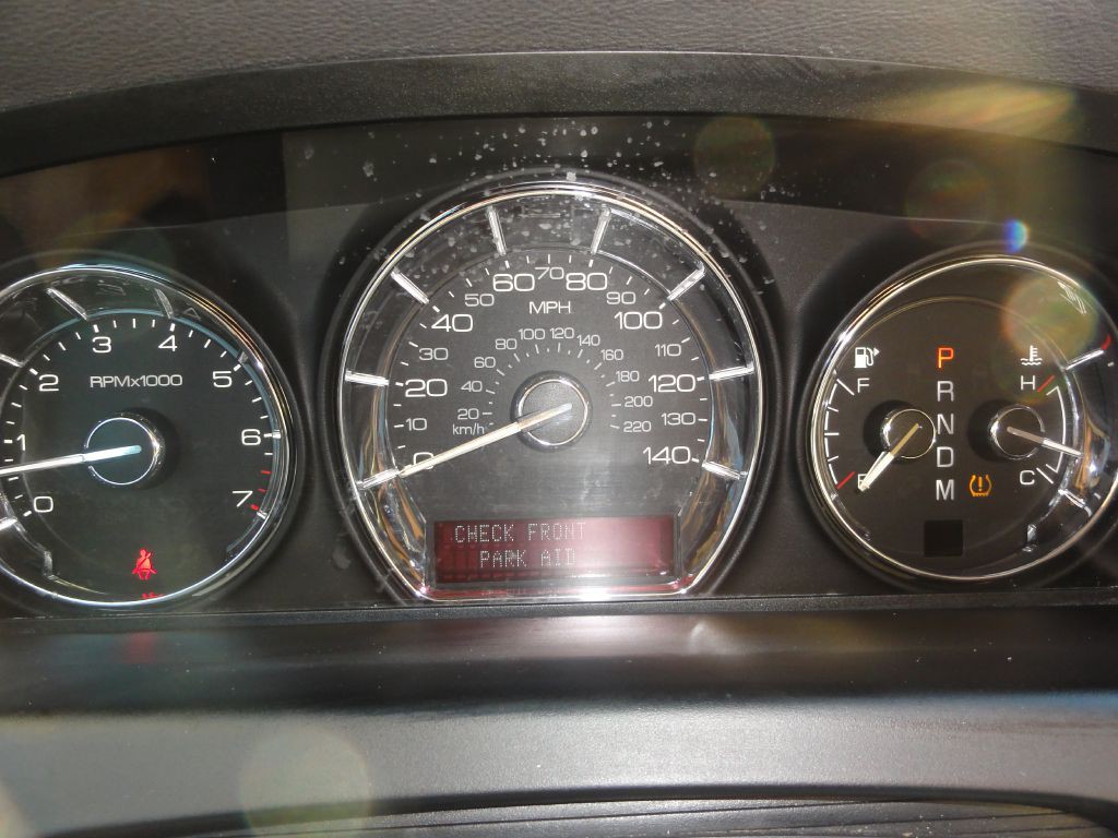 2010 Lincoln MKS Image 25