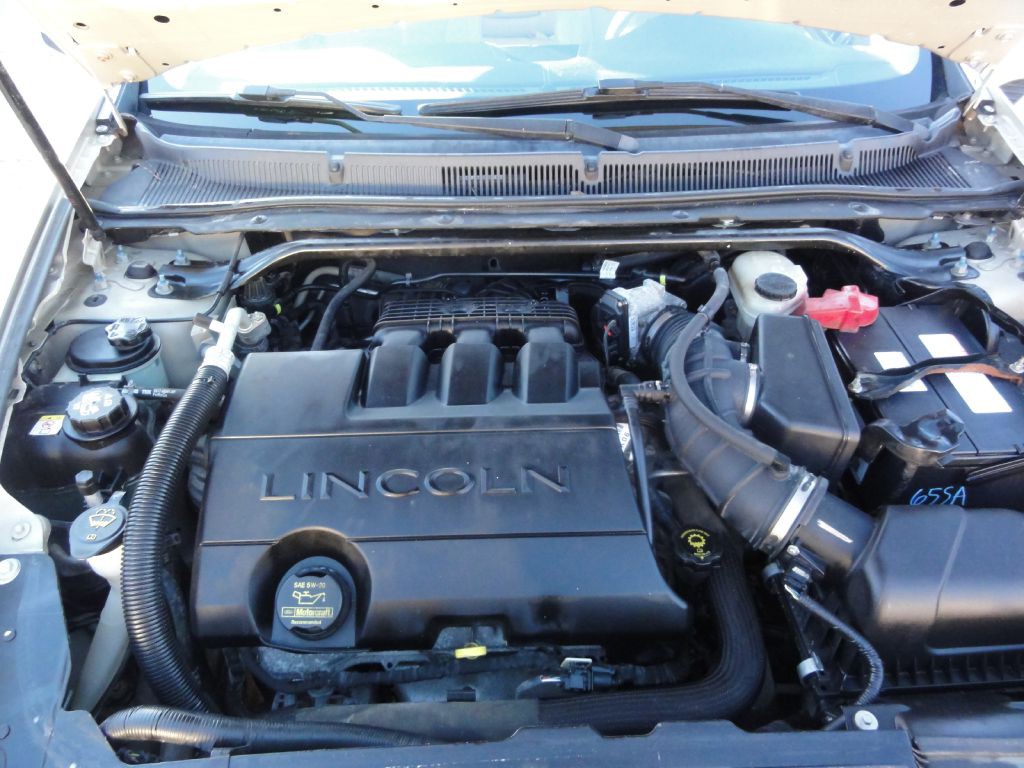 2010 Lincoln MKS Image 27