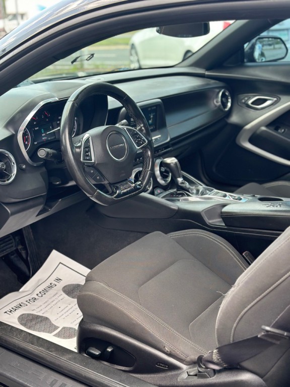 2017 Chevrolet Camaro Image 9