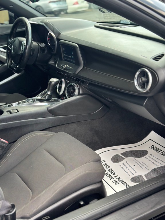2017 Chevrolet Camaro Image 18