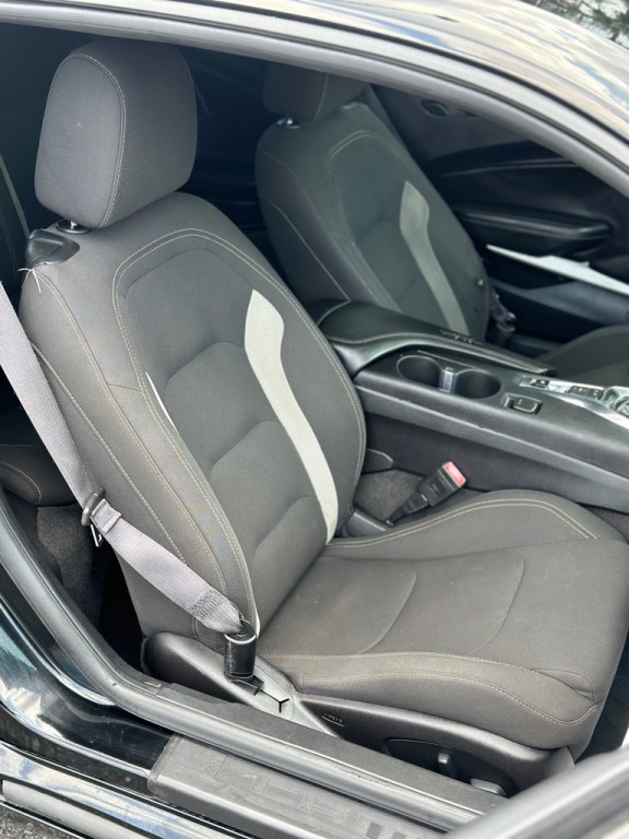 2017 Chevrolet Camaro Image 19