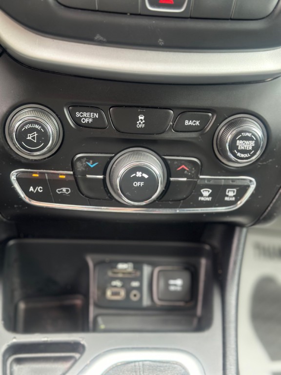 2014 Jeep Cherokee Image 13