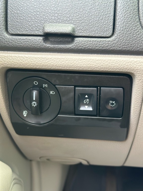 2010 Ford Fusion Image 12