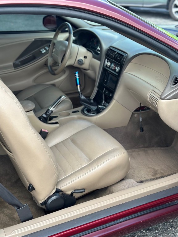 2004 Ford Mustang Image 15