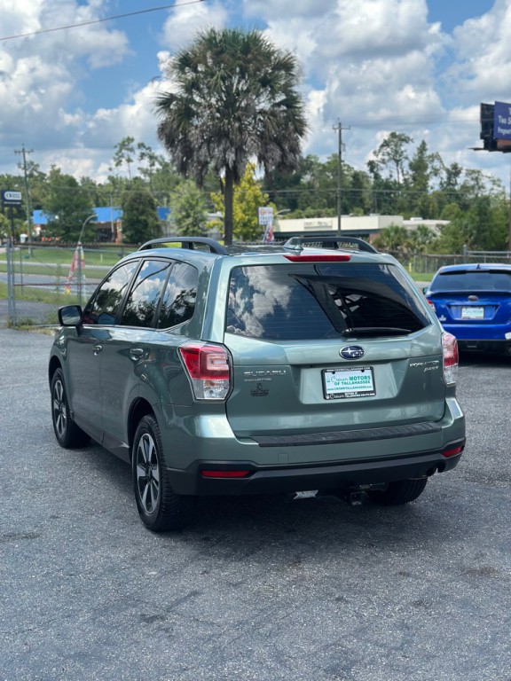 2017 Subaru Forester Image 6