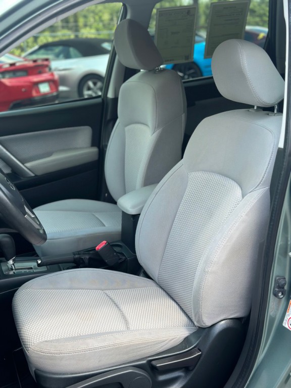 2017 Subaru Forester Image 9