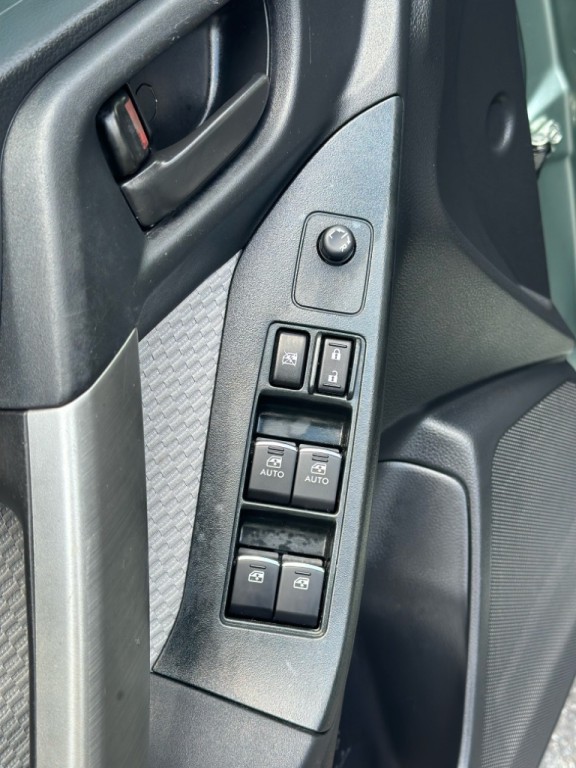 2017 Subaru Forester Image 10