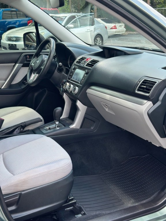 2017 Subaru Forester Image 18