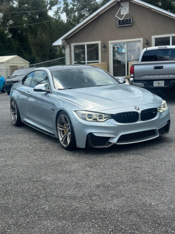 2015 BMW M4 Image 2