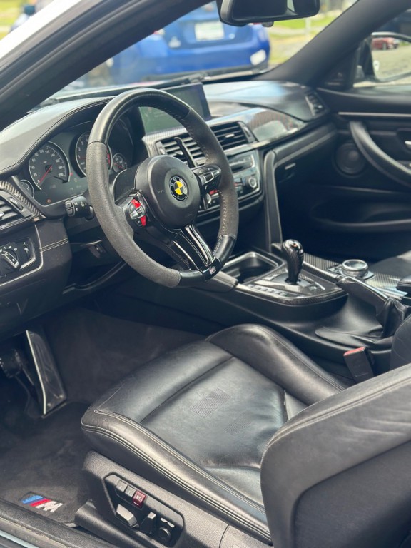 2015 BMW M4 Image 11