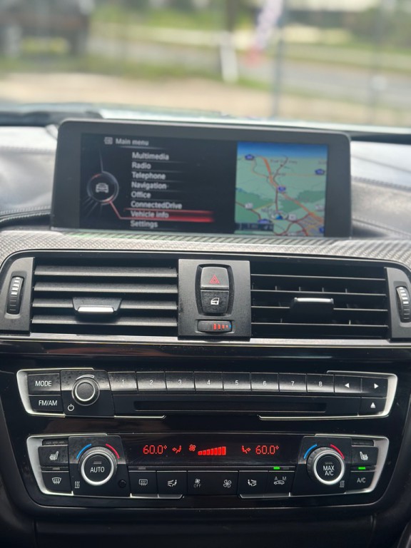 2015 BMW M4 Image 16