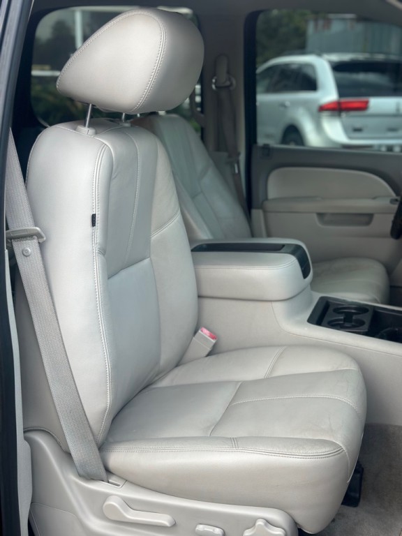 2011 Chevrolet Tahoe Image 15