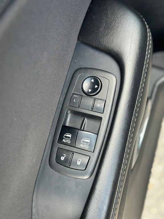 2018 Dodge Challenger Image 9