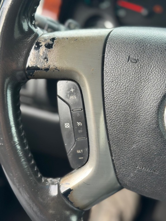 2011 Chevrolet Suburban Image 12