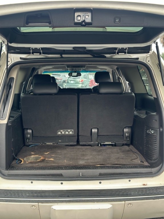 2011 Chevrolet Suburban Image 22
