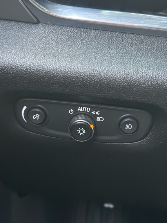 2018 Chevrolet Traverse Image 11
