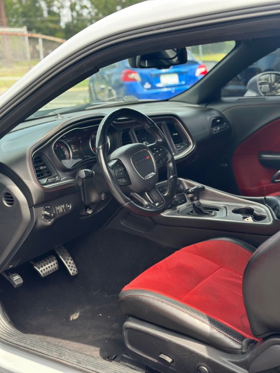 2022 Dodge Challenger Image 8