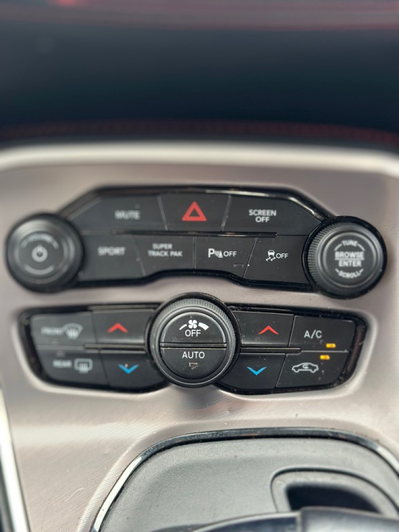 2022 Dodge Challenger Image 18