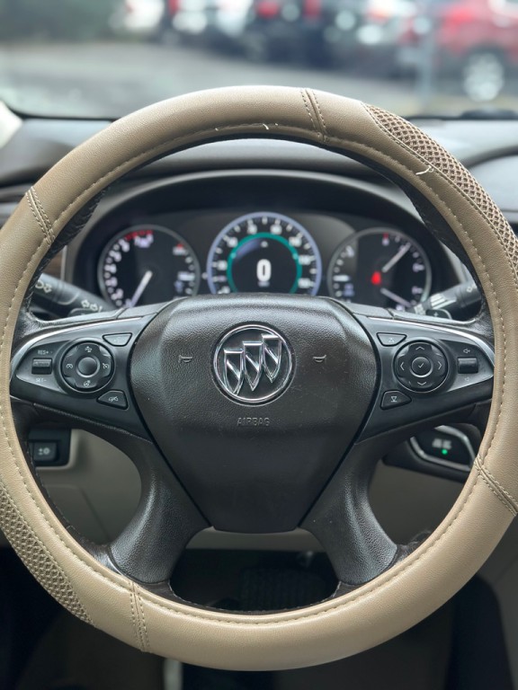 2017 Buick Lacrosse Image 10