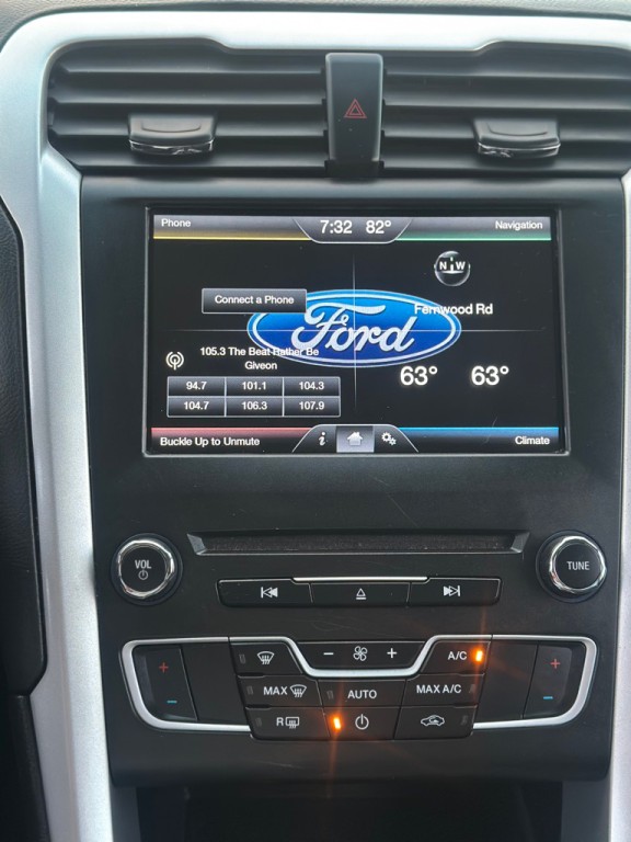 2016 Ford Fusion Image 12