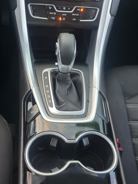 2016 Ford Fusion Image 14