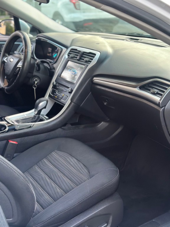 2016 Ford Fusion Image 15