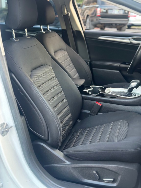 2016 Ford Fusion Image 16