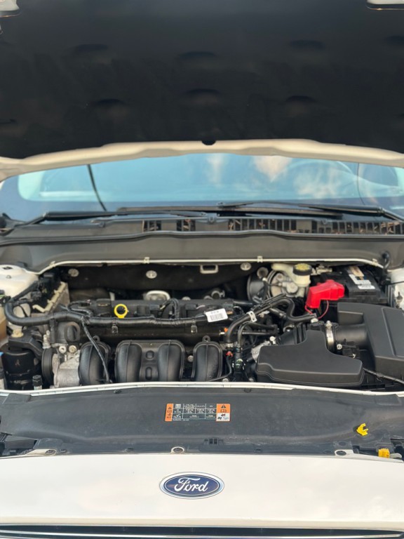 2016 Ford Fusion Image 19