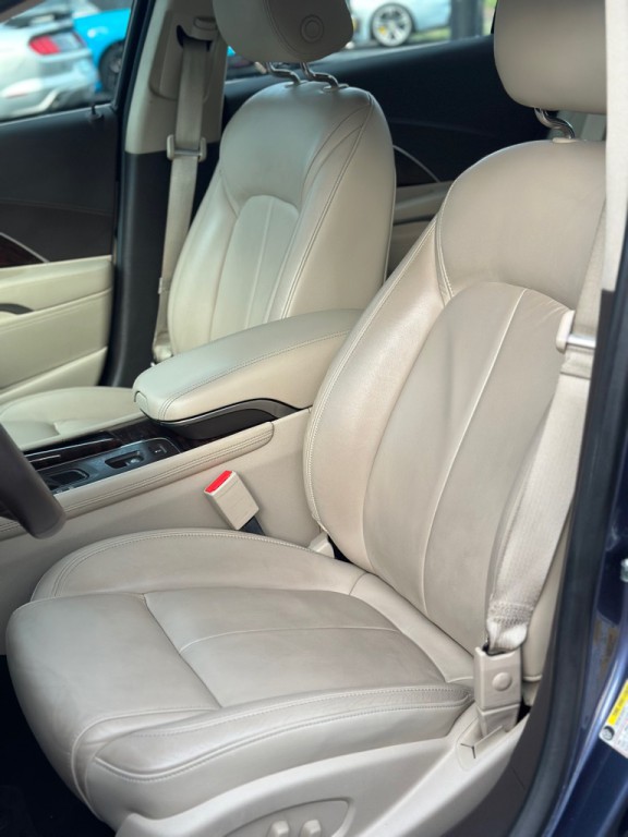 2015 Buick Lacrosse Image 8
