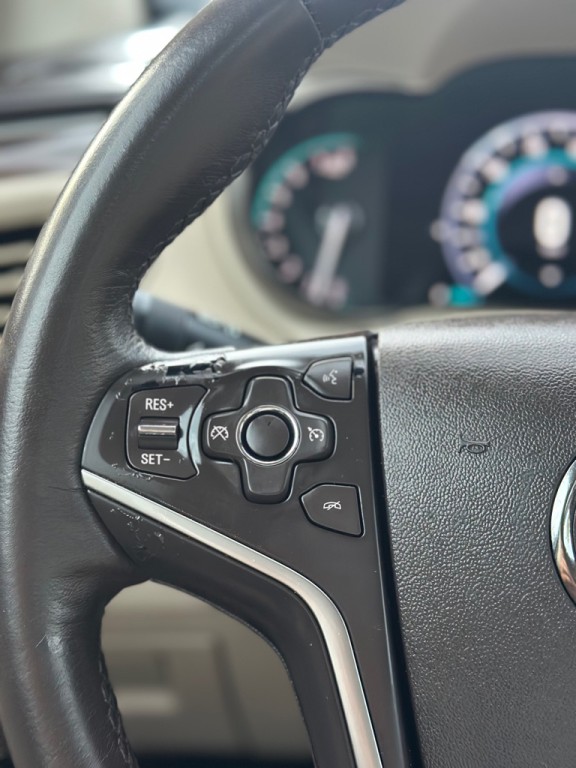 2015 Buick Lacrosse Image 12