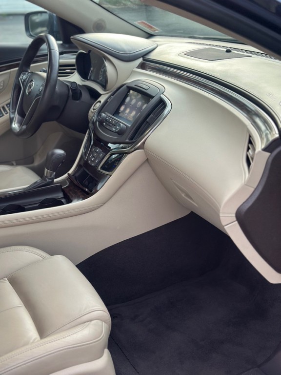 2015 Buick Lacrosse Image 19