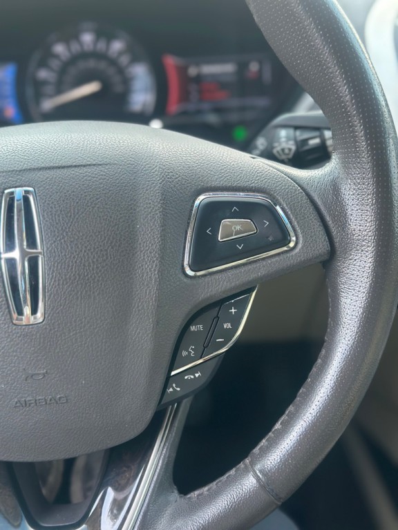 2014 Lincoln MKZ Image 10