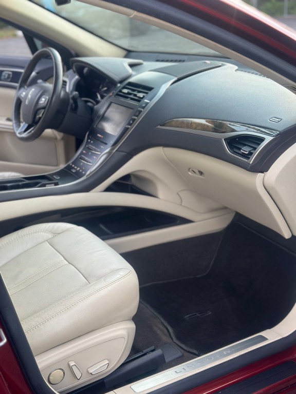 2014 Lincoln MKZ Image 17