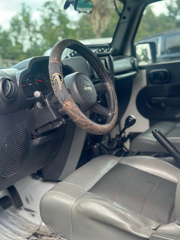 2009 Jeep Wrangler Image 9